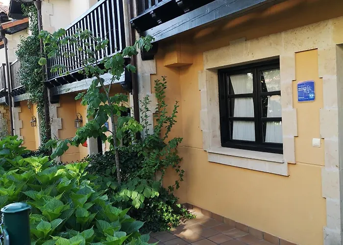 Mayorazgo De Altamira Mila * سانتيانا ذيل مار